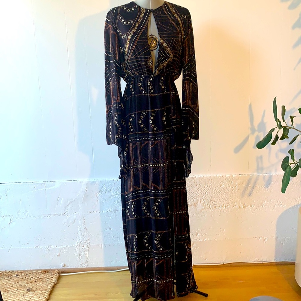 Stone Cold Fox Cut-Out Front & Back Detail